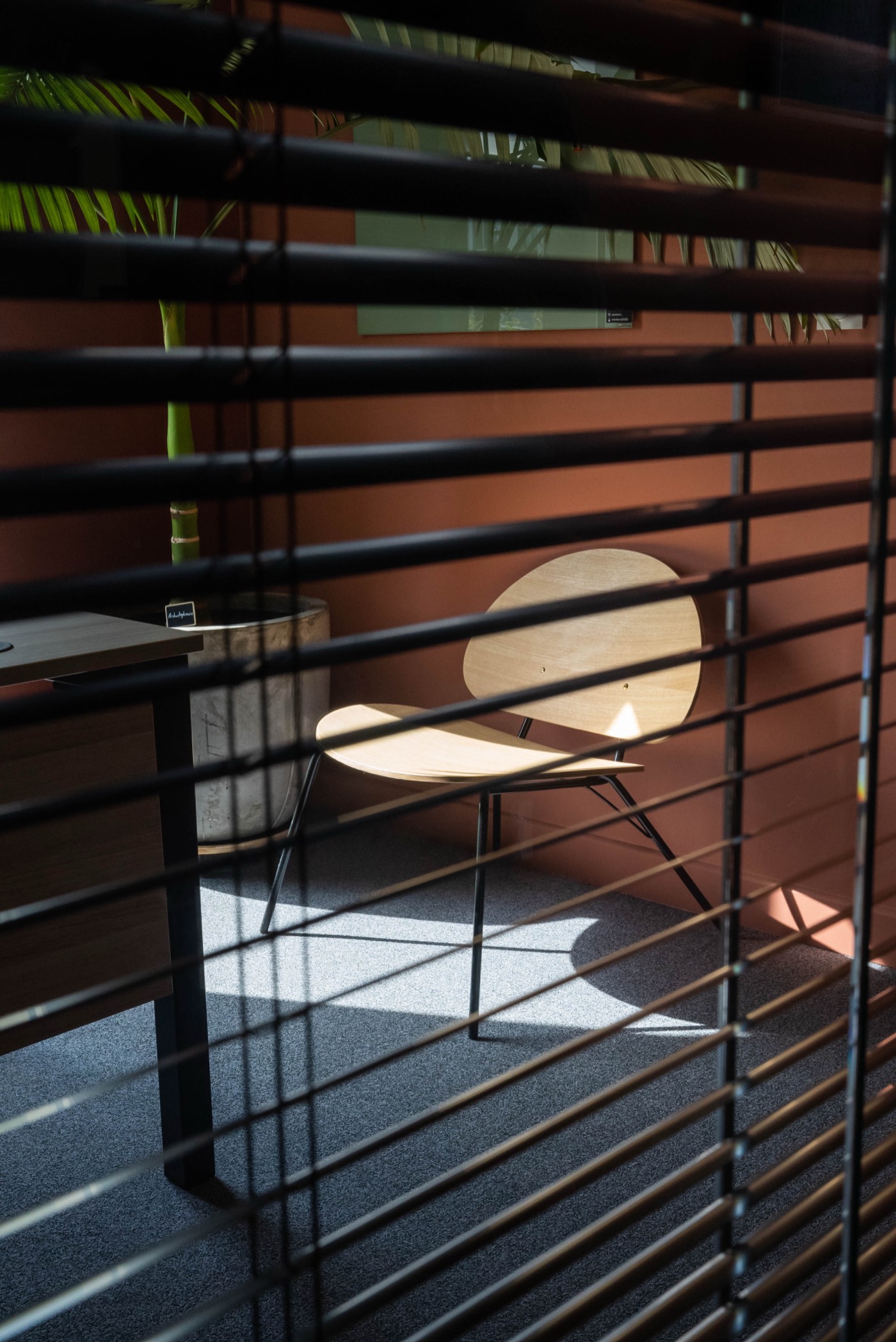 Bureau sous la mezzanine du Vigean, autre angle