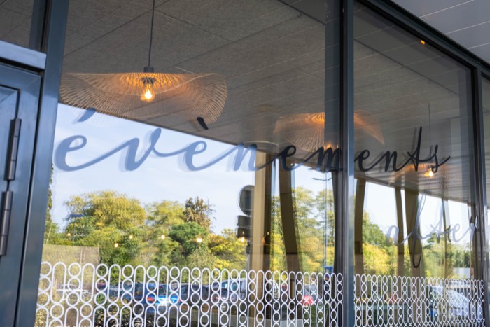 Vitrine gravée « événements », La Gravade